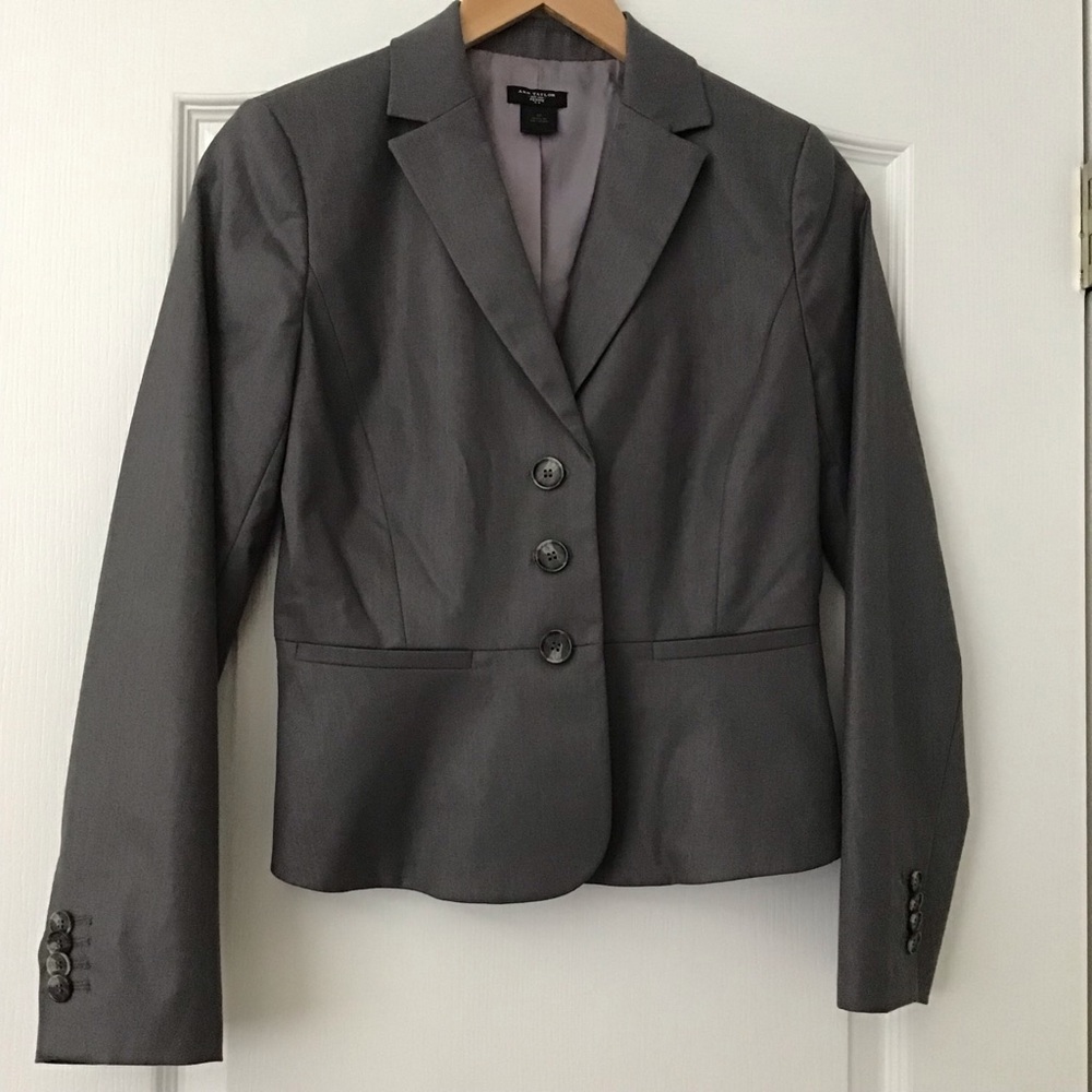 (Like New) Ann Taylor Gray Suit Jacket